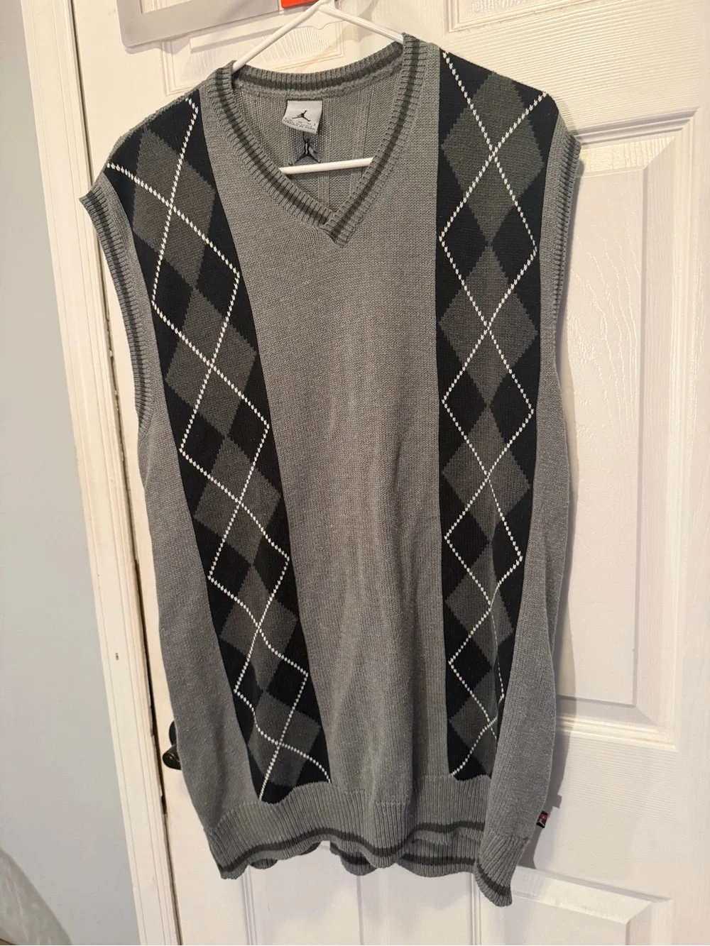 Jordan Men’s Grey Argyle V-Neck Sweater Vest